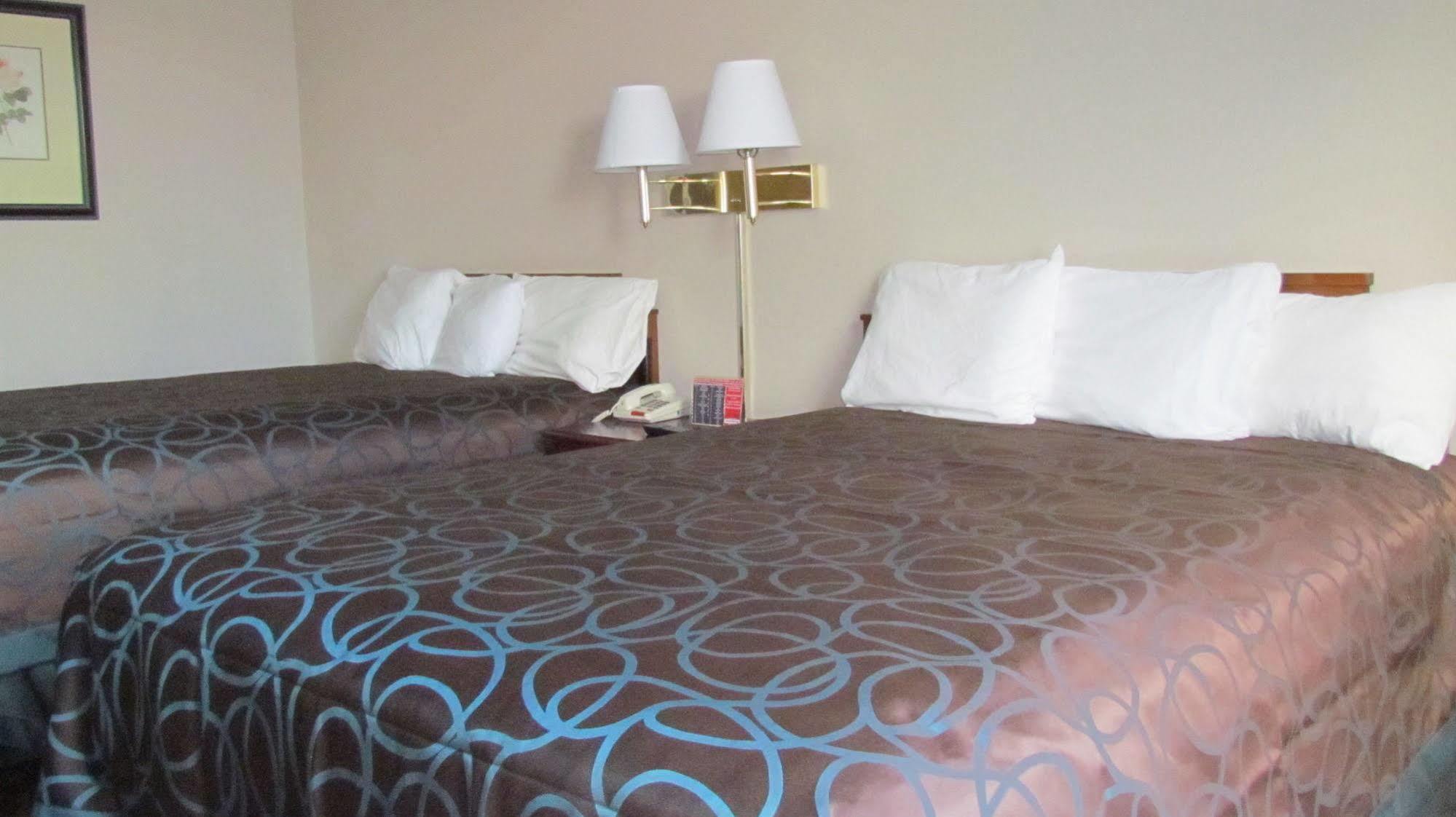 Days Inn & Suites By Wyndham Springfield Oh מראה חיצוני תמונה